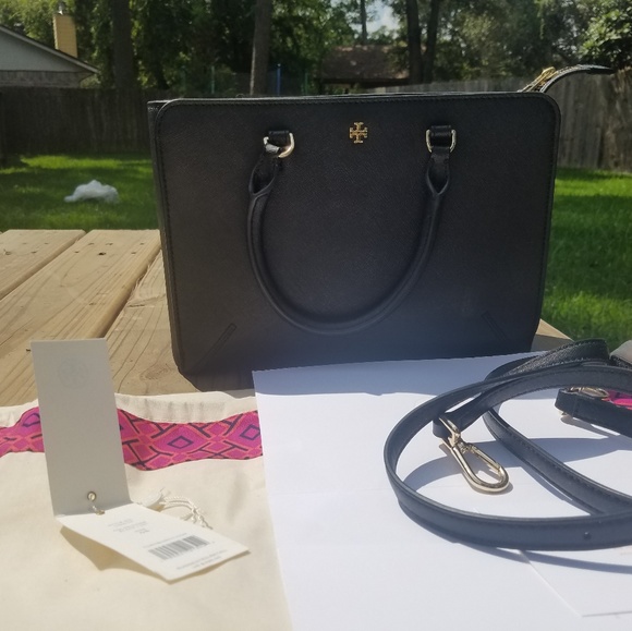 Tory Burch Handbags - Tory Burch Robinson small zip tote